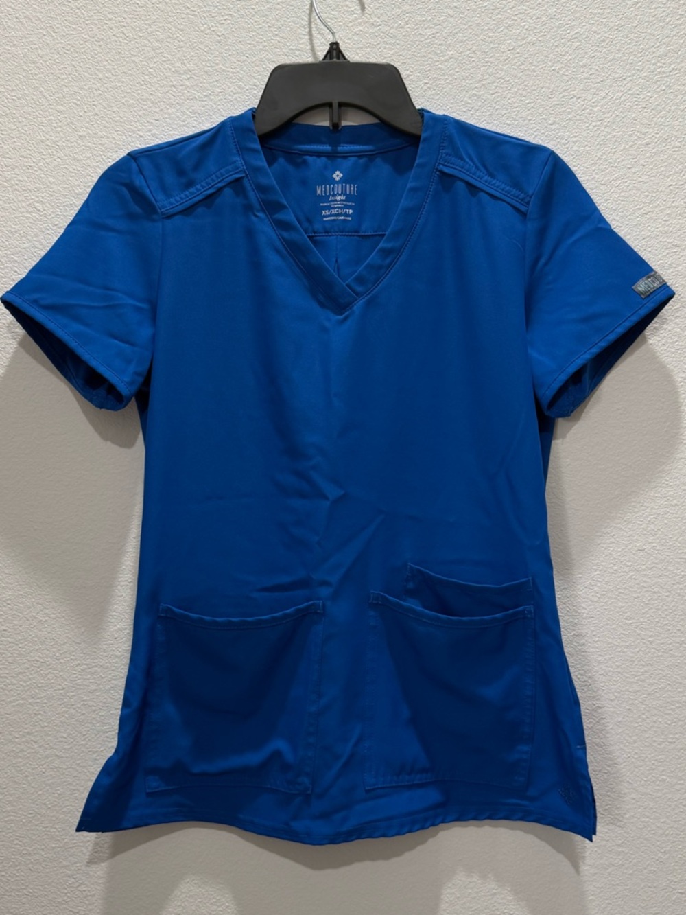 Med Couture Insight 3 Pocket V Neck Scrub Top XS Royal Blue